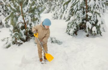 Zima w mieście może być ciekawa – dlaczego warto wybrać półkolonie zimowe?