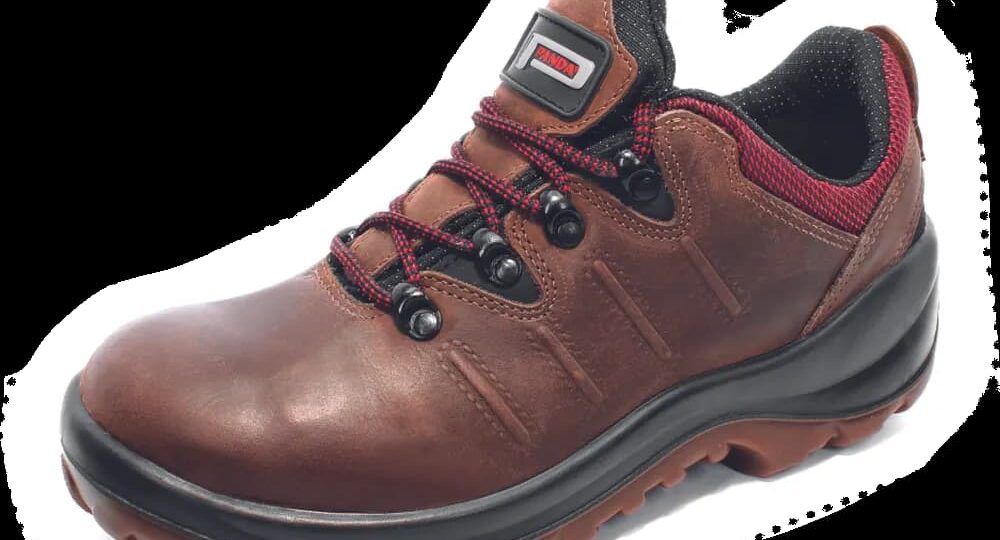 Buty robocze z blachą - na co zwrócić uwagę przed zakupem?