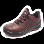 Buty robocze z blachą - na co zwrócić uwagę przed zakupem?